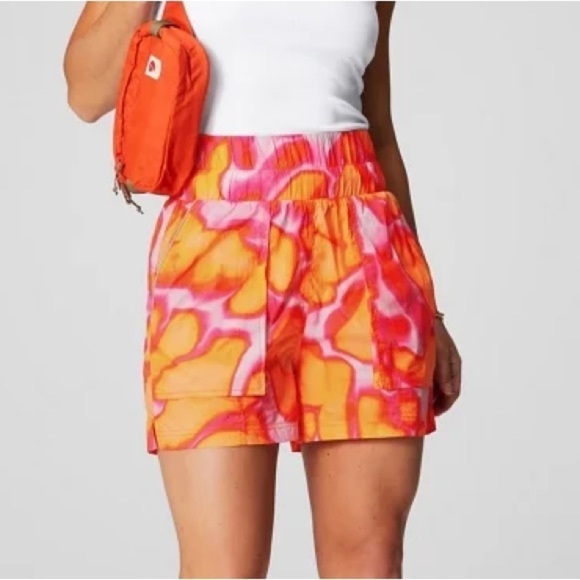 Fabletics Ultra High-Waisted Piped Nylon Short in Pink Escape Large - Picture 3 of 7